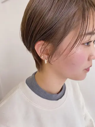 ショート カラー 顔周りレイヤー/韓国 ブリーチminamiのヘアスタイル