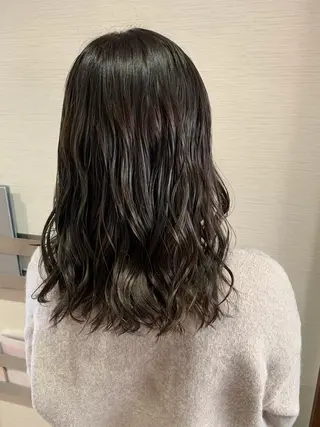 セミロング カラー 蓮見  友里のヘアスタイル