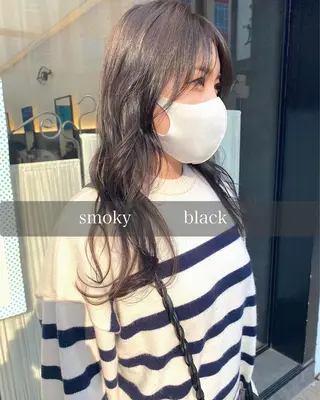 セミロング カラー ヘアアレンジ 韓国🇰🇷レイヤー カットオリーブカラーのヘアスタイル