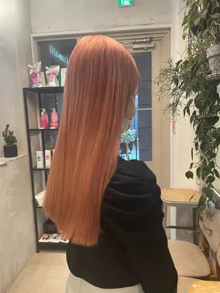 ロング カラー ミルクティー× グレージュMOMOのヘアスタイル