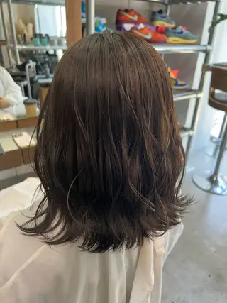 ミディアム カラー 透明感カラー/レイヤ ーhinata.のヘアスタイル