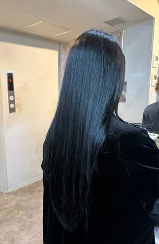 ロング シモイケ ルアのヘアスタイル