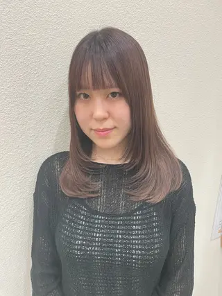 ミディアム 鈴木 梨瑚のヘアスタイル