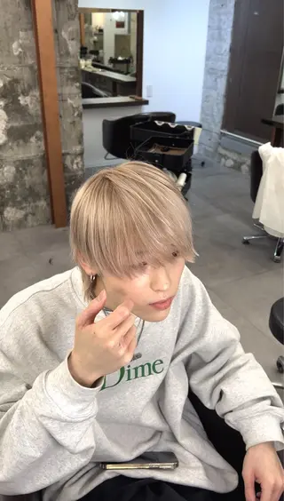ミディアム カラー ヘアアレンジ メンズ ハイトーン特化🌟 カワシマシュンスケのヘアスタイル