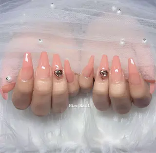 ネイル Hin Nailsのネイルデザイン