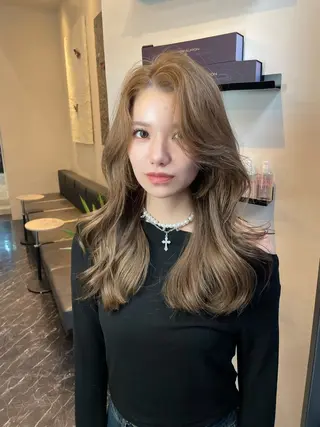 セミロング 韓国✖️網紅🖤 パーマYURIYAのヘアスタイル