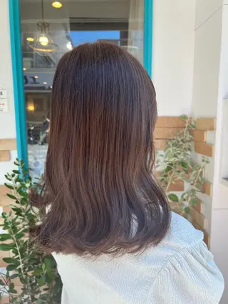 ミディアム 齊藤 萌香のヘアスタイル