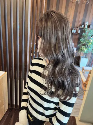 セミロング カラー 具志 正太のヘアスタイル