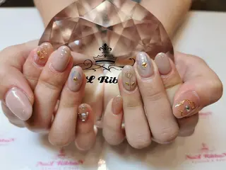 ネイル ネイルリボン 受付スタッフのネイルデザイン