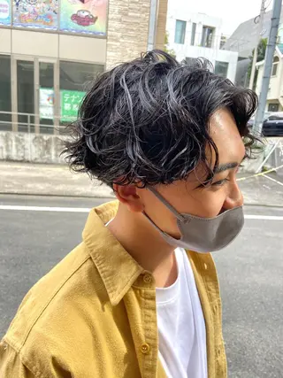 パーマ メンズ ショート/ウルフ ハイトーン/カイセイのヘアスタイル