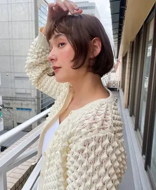 ショート 透明感/グレージュ/ レイヤー/ 青空のヘアスタイル