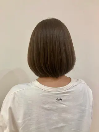 ミディアム 品田 真里のヘアスタイル