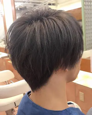 ショート レイヤーカット・ 縮毛矯正 星野のヘアスタイル