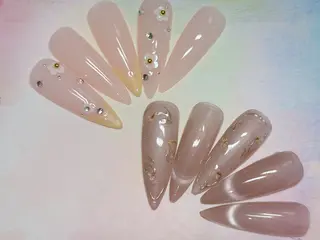 ネイル Moon's🌙🪄 Shioriのネイルデザイン