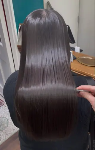 ロング gite KOHOKU所属・髪質改善レイヤー/ 雨のヘアスタイル