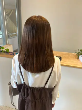 セミロング ウジイエ ミユウのヘアスタイル