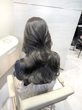 ロング カラー 透明感カラー🌿 グレージュ🐺陽介のヘアスタイル