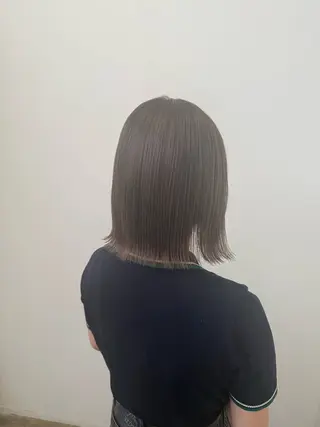 ミディアム カラー 吉川 莉央のヘアスタイル