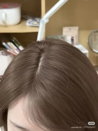 カラー 韓国風レイヤーカラー ライムのヘアスタイル