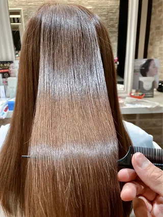 ロング マエダ マサシのヘアスタイル