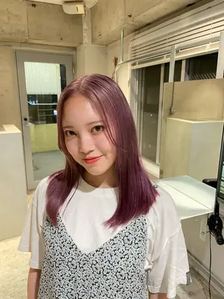 カラー ミルクティーベージュ ブリーチ🖤サヤカのヘアスタイル