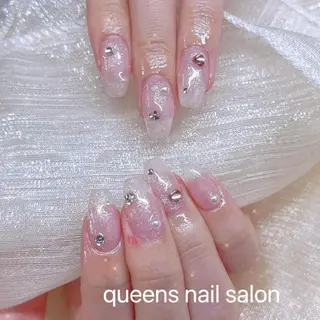 ネイル queensnail 🧸mikaのネイルデザイン