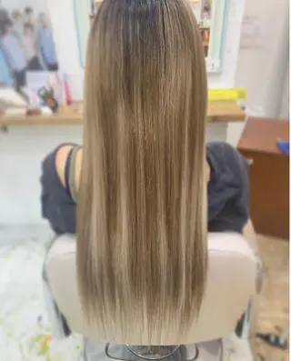 セミロング Fan.ray店長 🌈 HIBIKIのヘアスタイル