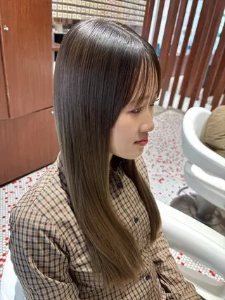 ロング 篠田 綾乃のヘアスタイル