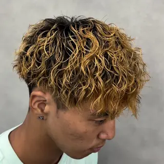 カラー パーマ メンズ メンズパーマ特化 美容師/ハルキのヘアスタイル