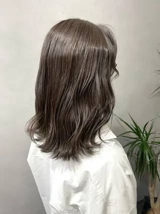 ミディアム レイヤーカット/透明 感カラー🩵中村友美のヘアスタイル