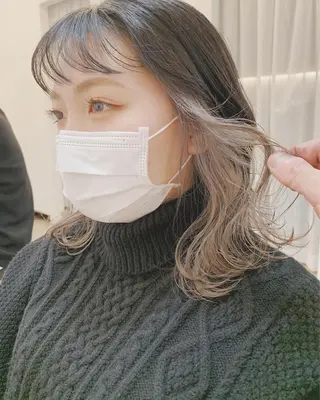 ミディアム カラー ハイトーンボブ 前田 表参道 グレージュのヘアスタイル