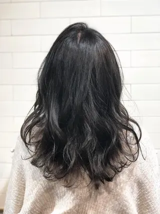 セミロング カラー 髪質改善⌇透明感 カラー⌇川上葵のヘアスタイル
