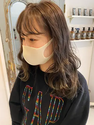 ミディアム カラー vixus mamiのヘアスタイル