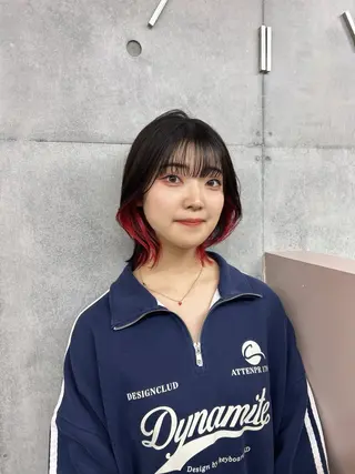 カラー ヒナ/レイヤーカット 艶感ワンカラーのヘアスタイル