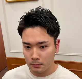 ショート パーマ メンズ 【24時まで営業✨】 吉本 成樹のヘアスタイル