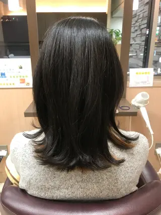 ミディアム カラー ササキ トモコのヘアスタイル