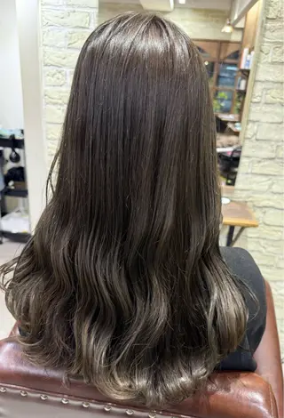 ロング CLUTCH/顔周り 髪質改善/艶カラーのヘアスタイル