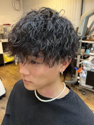 ミディアム パーマ メンズ 二本木 秀成のヘアスタイル
