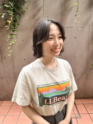 ミディアム パーマ 大橋 芽衣のヘアスタイル