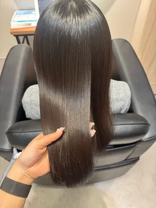 セミロング NAVY 橋本心 縮毛矯正のヘアスタイル