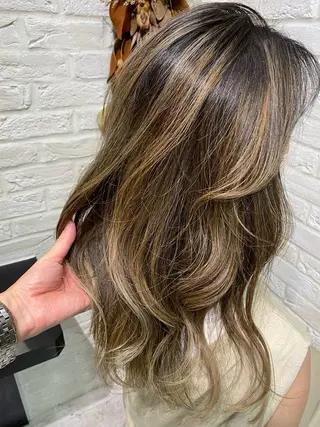 ロング カラー 伊藤 早人のヘアスタイル