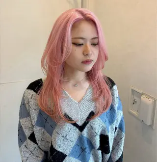 カラー 一宮 淚のヘアスタイル