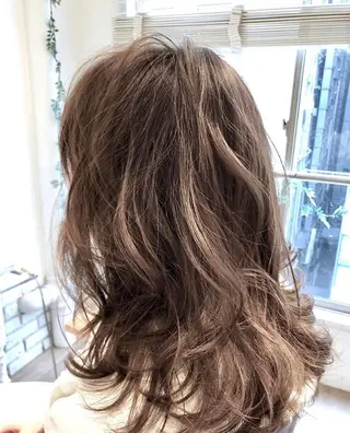 セミロング カラー BANDE 水崎 悟のヘアスタイル