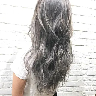 ロング カラー UMEDA FIGAROのヘアスタイル