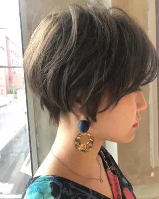ショート カラー 岡本 一平のヘアスタイル