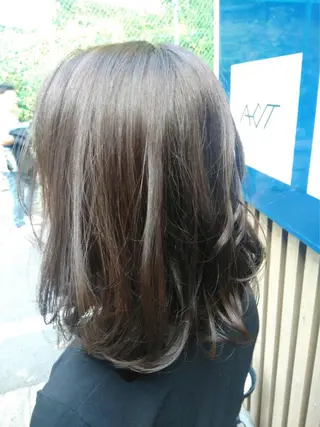 ミディアム カラー みうら ミウラのヘアスタイル