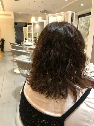ミディアム 阪上 沙織のヘアスタイル