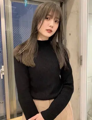 セミロング leo/ロング／ レイヤーカット⛈️のヘアスタイル