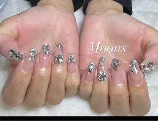 ネイル Moons nail 💅✨のネイルデザイン