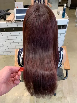 ミディアム カラー トップ スタイリストのヘアスタイル